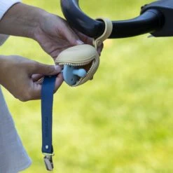 Etui Pour Sucette En Silicone – Cookie -Bbandco 13243 Etui pour sucette en silicone Cookie Accueil par Minikoioi