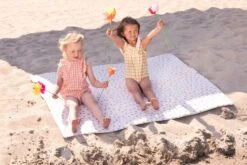 Tapis De Jeu Nomade Lavable Vinyle Réversible Pois/océan 13 Tapis De Jeu Nomade Lavable Vinyle Réversible Pois/océan -Bbandco 389A8167s