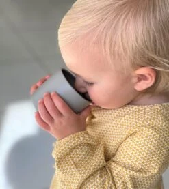 Gobelet En Silicone – Tilleul -Bbandco 9018 Gobelet en silicone Tilleul Vaisselle pour bebe par Minikoioi