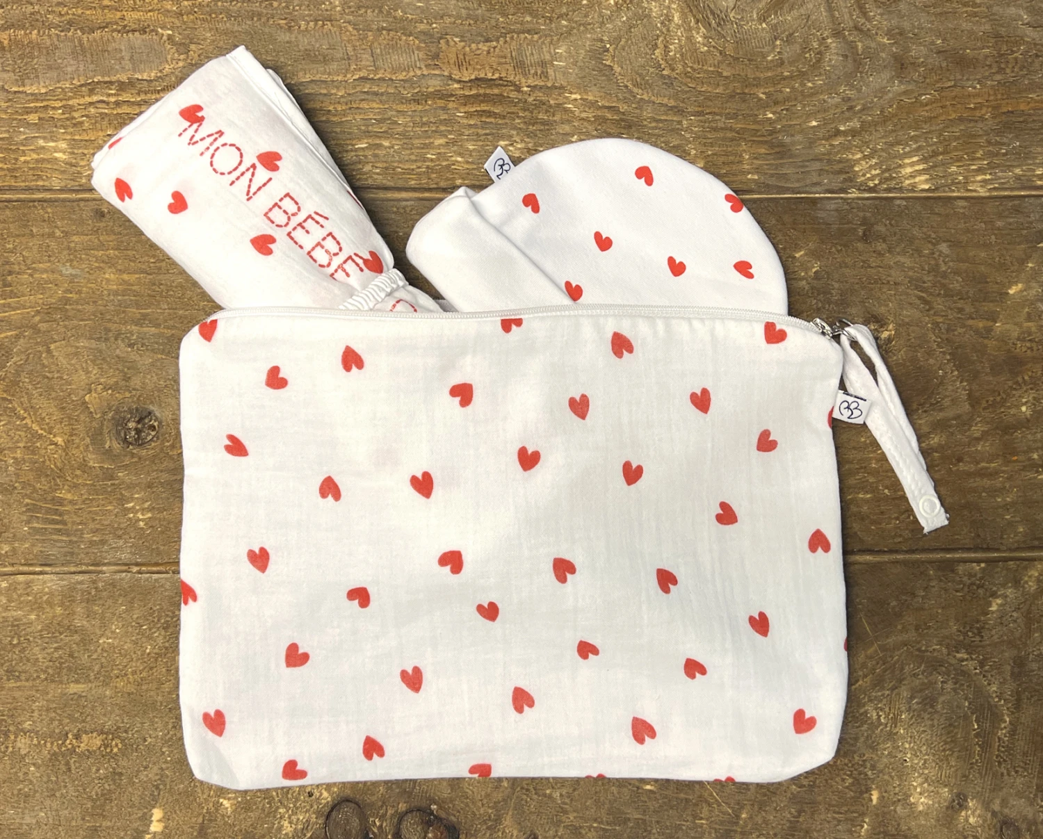 Baby Trousse Gaze De Coton Imprimé Cœurs 2 Baby Trousse Gaze De Coton Imprimé Cœurs – Image 2