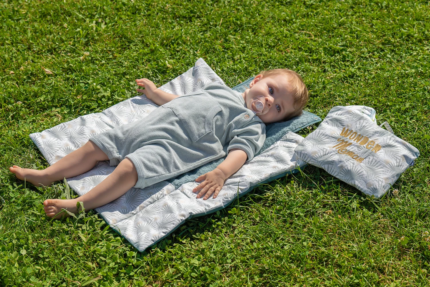 Tapis à Langer Nomade Imprimé Palmiers / Vert 3 Tapis à Langer Nomade Imprimé Palmiers / Vert – Image 3